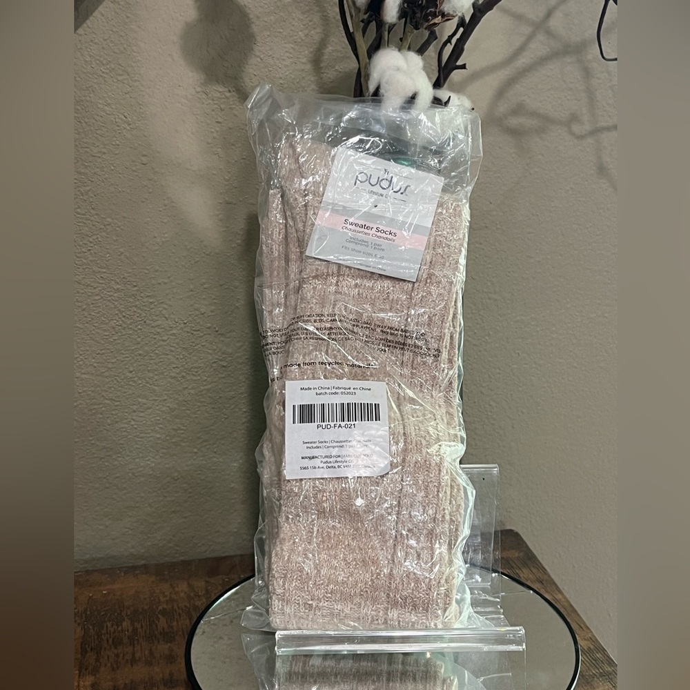 Pudus Cozy Sweater Socks in tan, new!